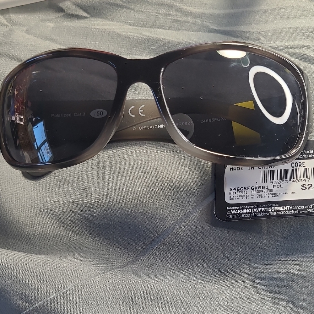 Foster Grant Stylish Black Sunglasses